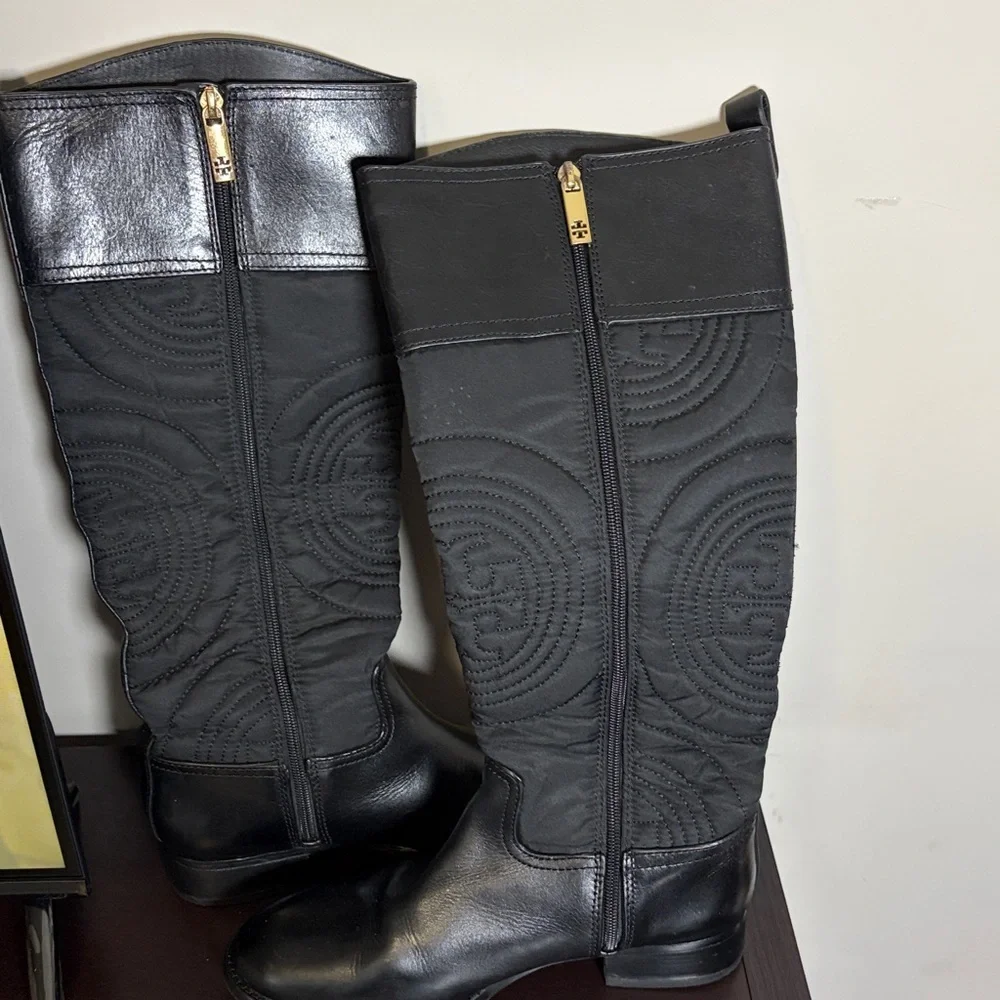 TORY BURCH Quilted Black Riding Boots Leather Logo Tall Deaigner Sz 8